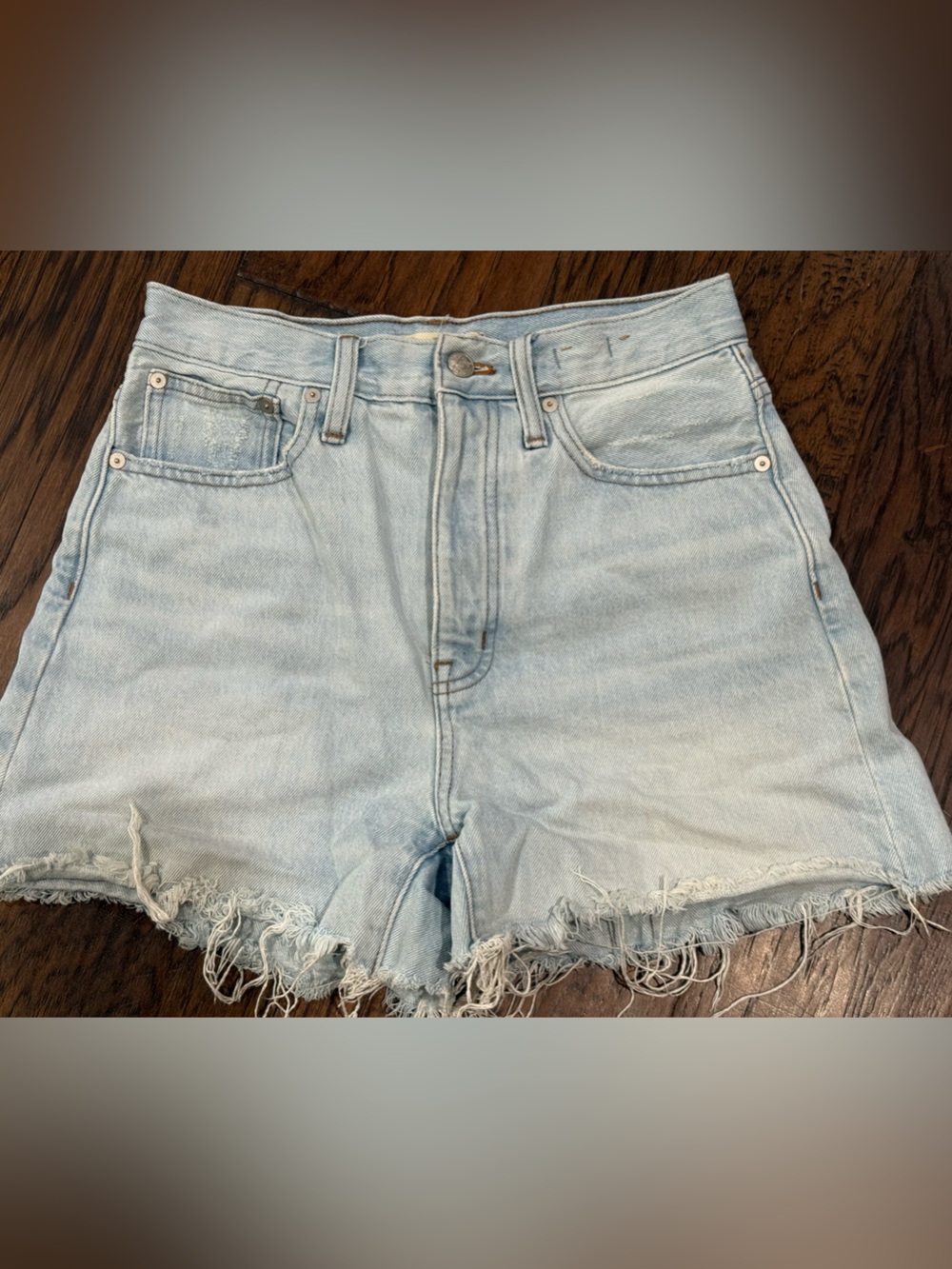 Madewell “The Mom Jean Short” button fly size 25